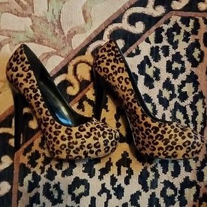 Leopard print heels from Aldo size 9